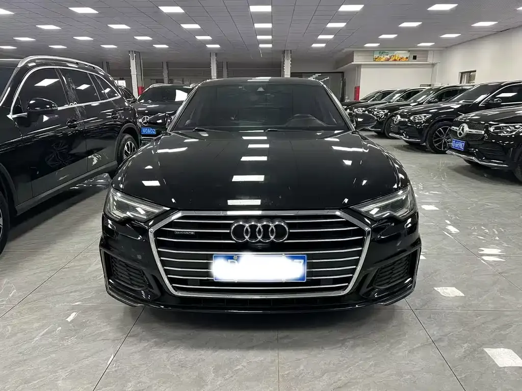 Audi A6L — фото 1