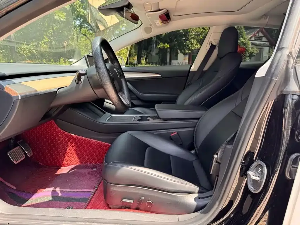 Tesla Model 3 — фото 10