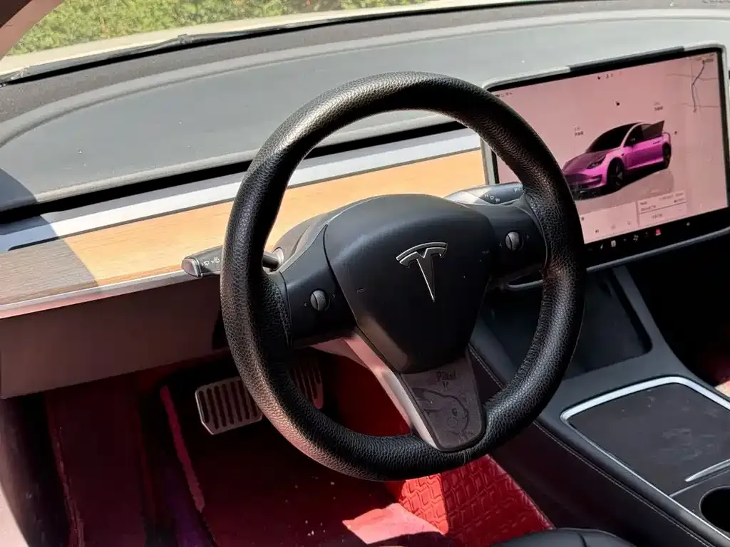 Tesla Model 3 — фото 2