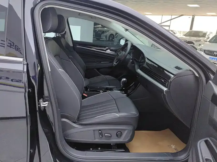 Volkswagen Passat — фото 10