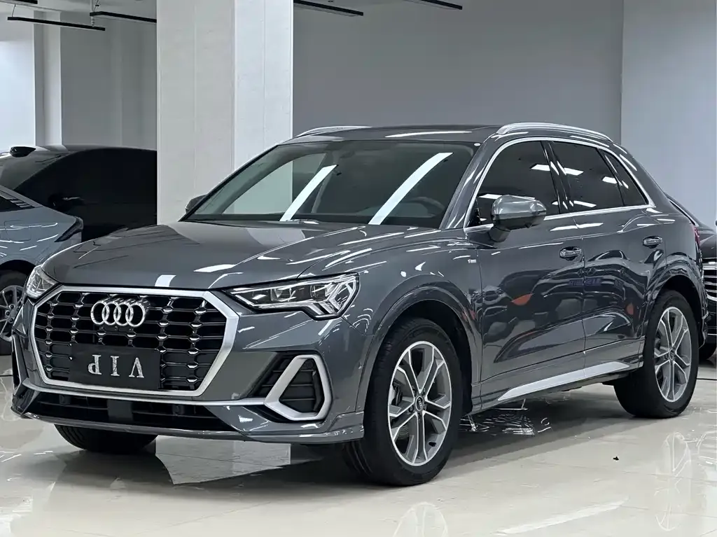 Audi Q3 — фото 1