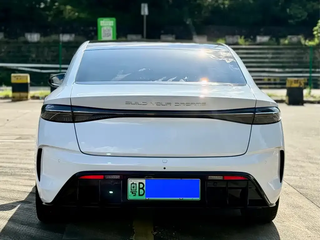 BYD Seal — фото 10
