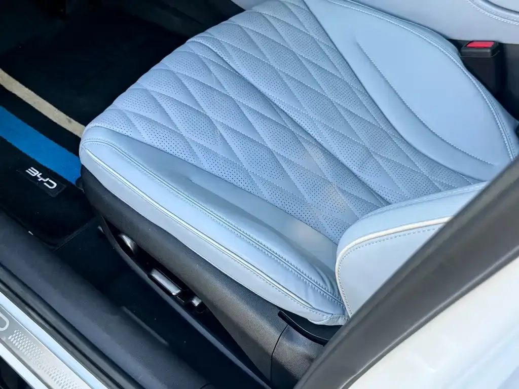BYD Seal — фото 4