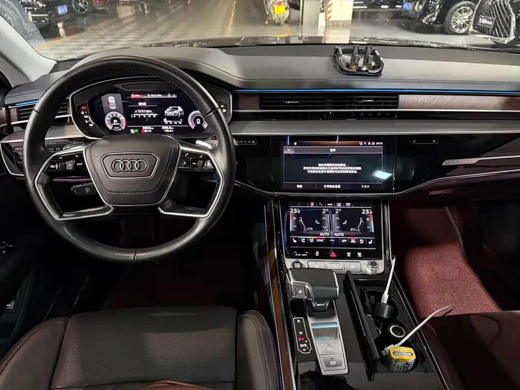 Audi A8 — фото 4