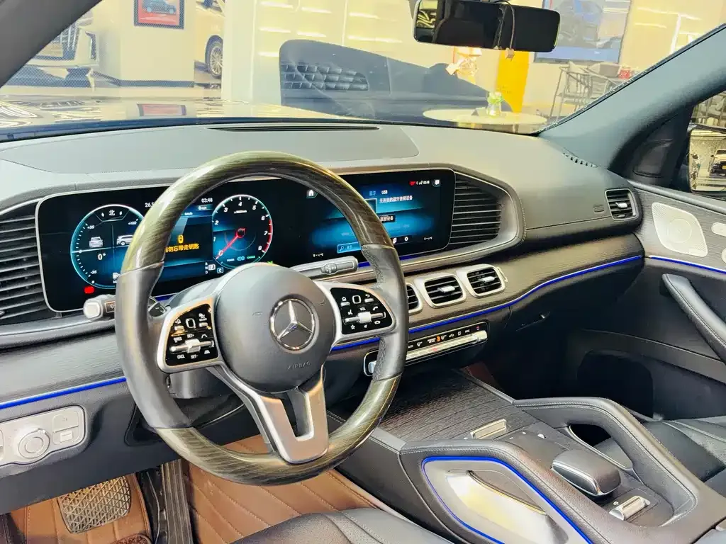 Mercedes-Benz GLS — фото 8