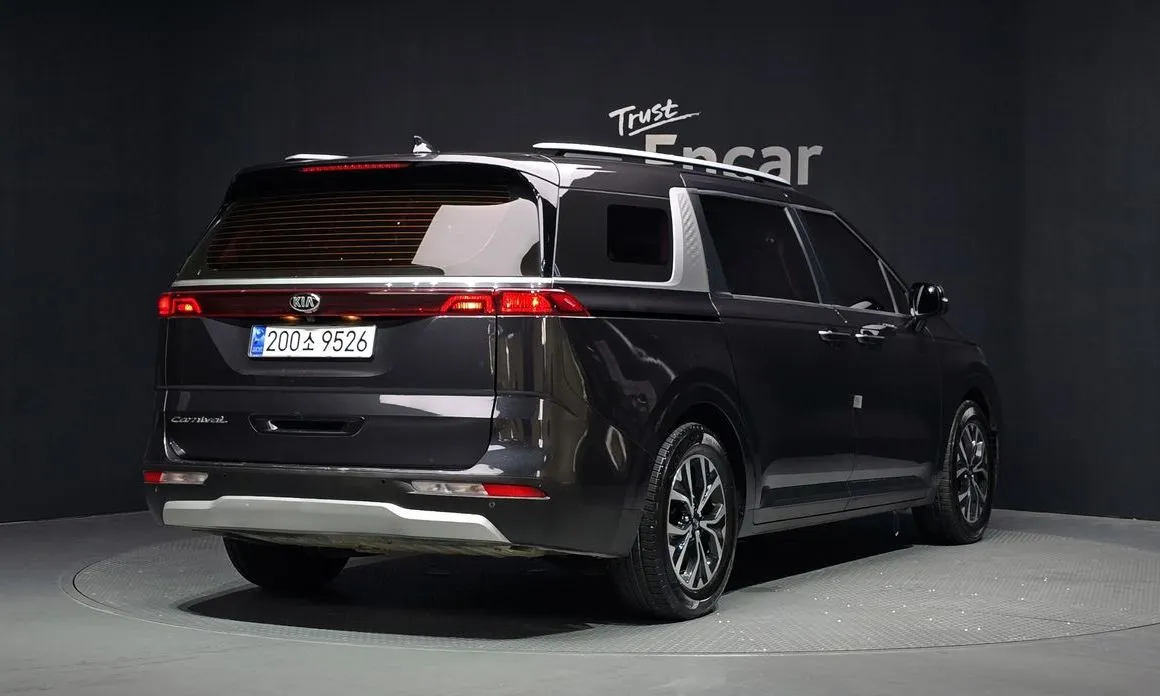 Kia Carnival — фото 2