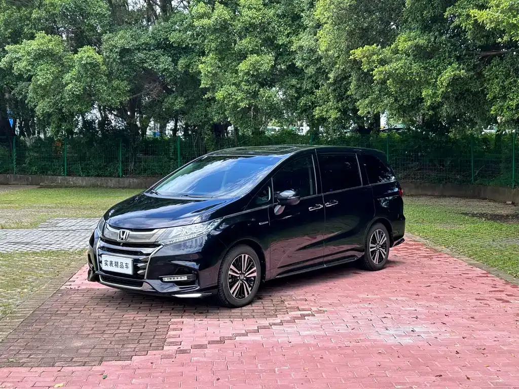 Honda Odyssey — фото 1