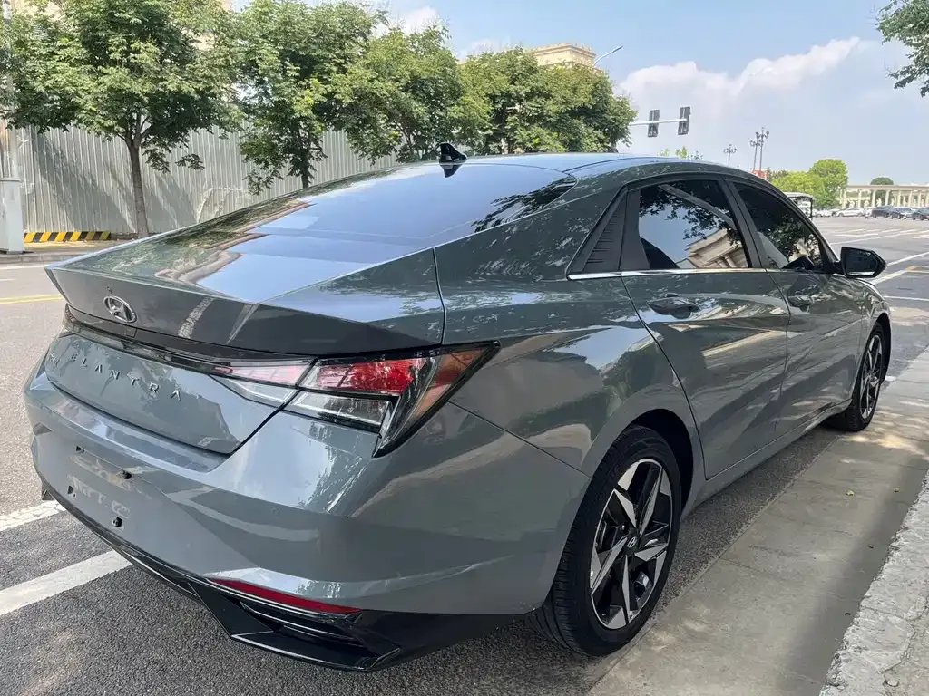 Hyundai Elantra — фото 9