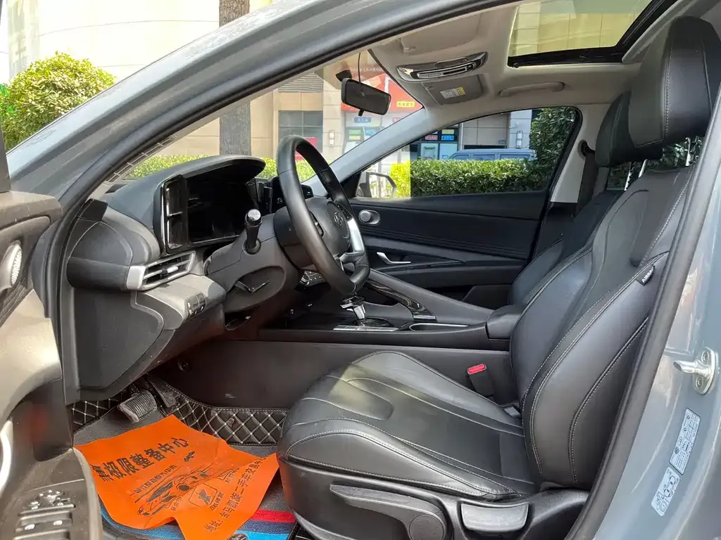 Hyundai Elantra — фото 2