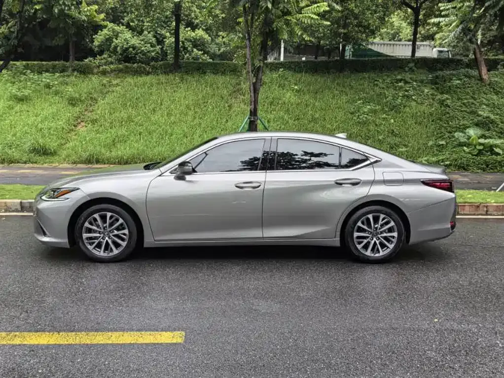 Lexus ES — фото 4