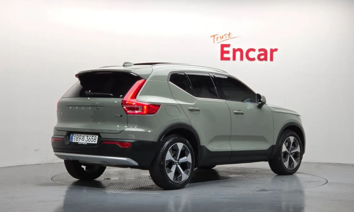 Volvo XC40 — фото 5