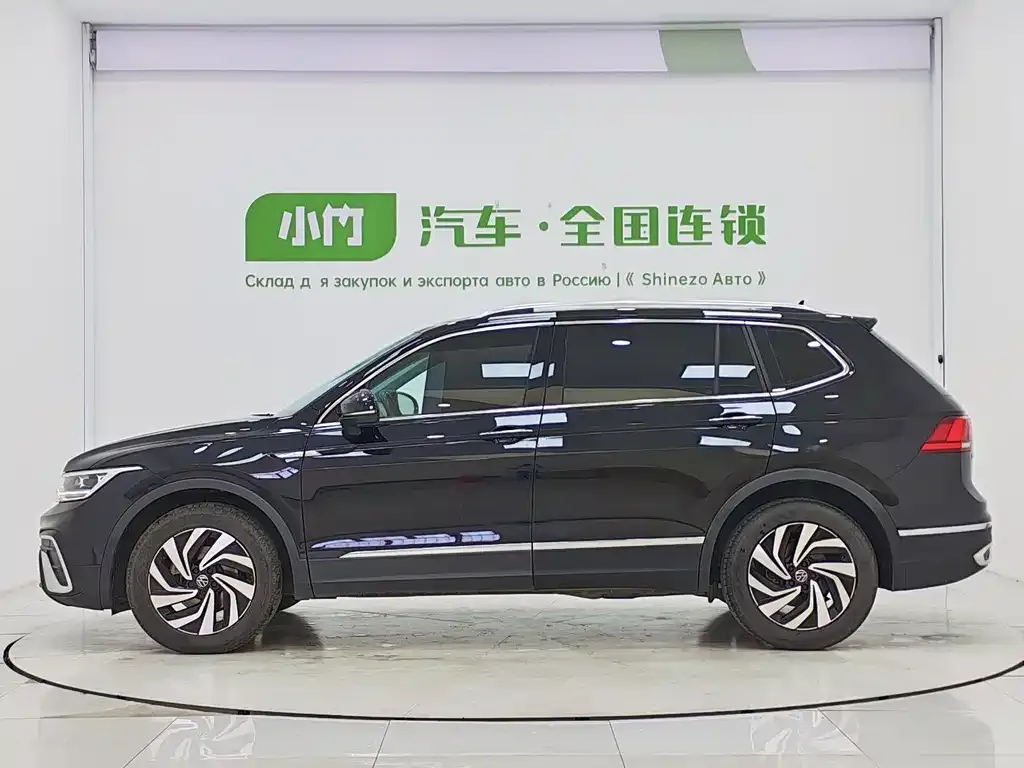 Volkswagen Tiguan L — фото 8