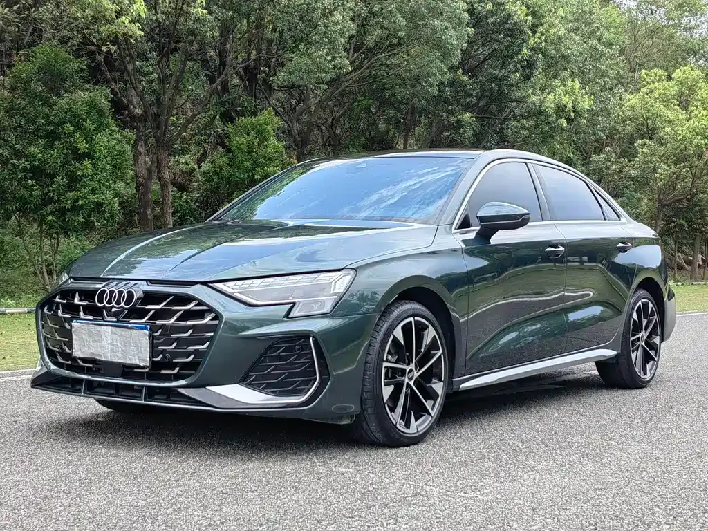 Audi A3 — фото 1