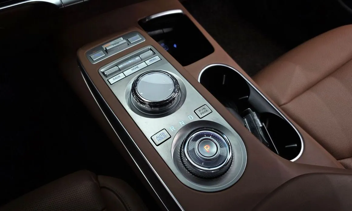 Genesis GV70 — фото 4