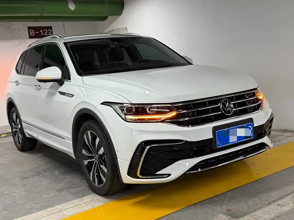 Volkswagen Tiguan L — фото 3