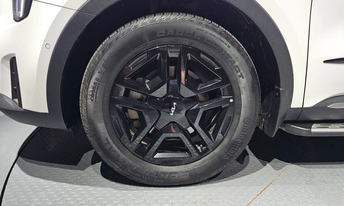 Kia Sorento — фото 5