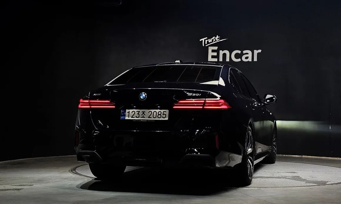 BMW 5-Series 2024 из KR, фото 2