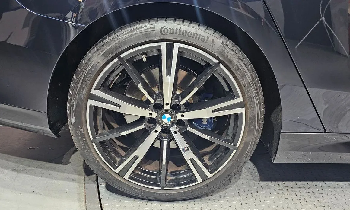 BMW 5-Series 2024 из KR, фото 8