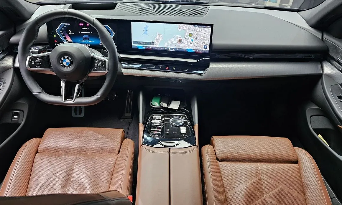 BMW 5-Series 2024 из KR, фото 5