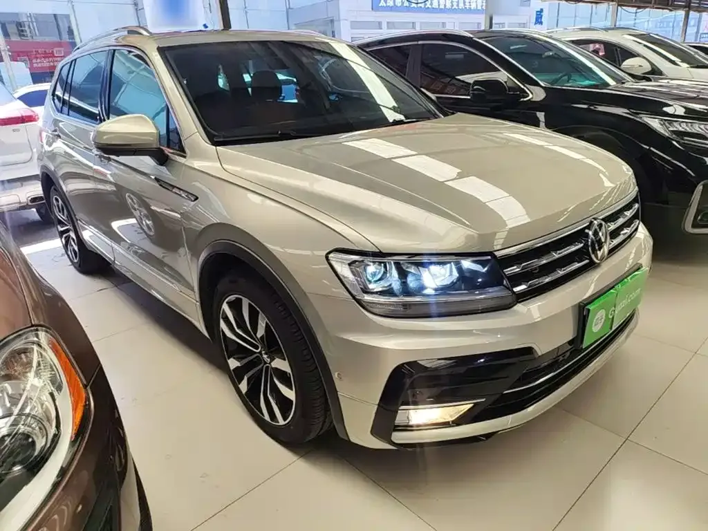 Volkswagen Tiguan L — фото 2
