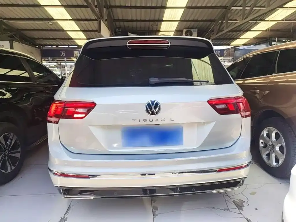 Volkswagen Tiguan L — фото 4
