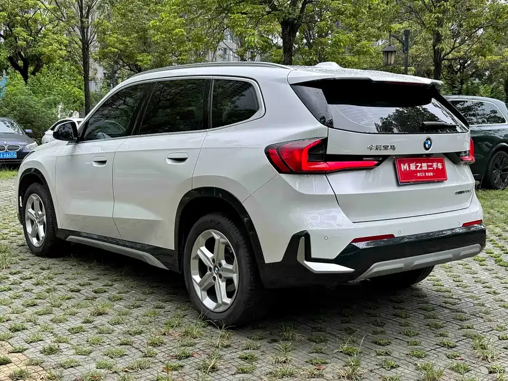 BMW X1 — фото 8