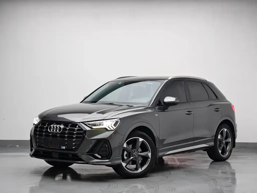 Audi Q3 — фото 1