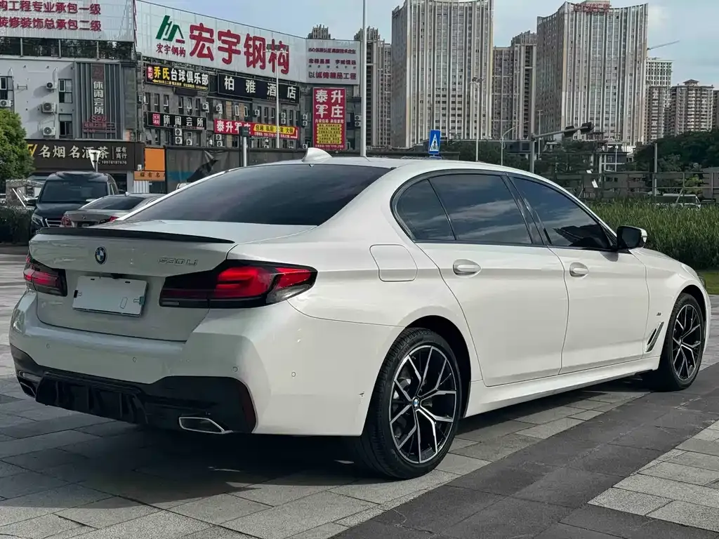 BMW 5 Series — фото 2