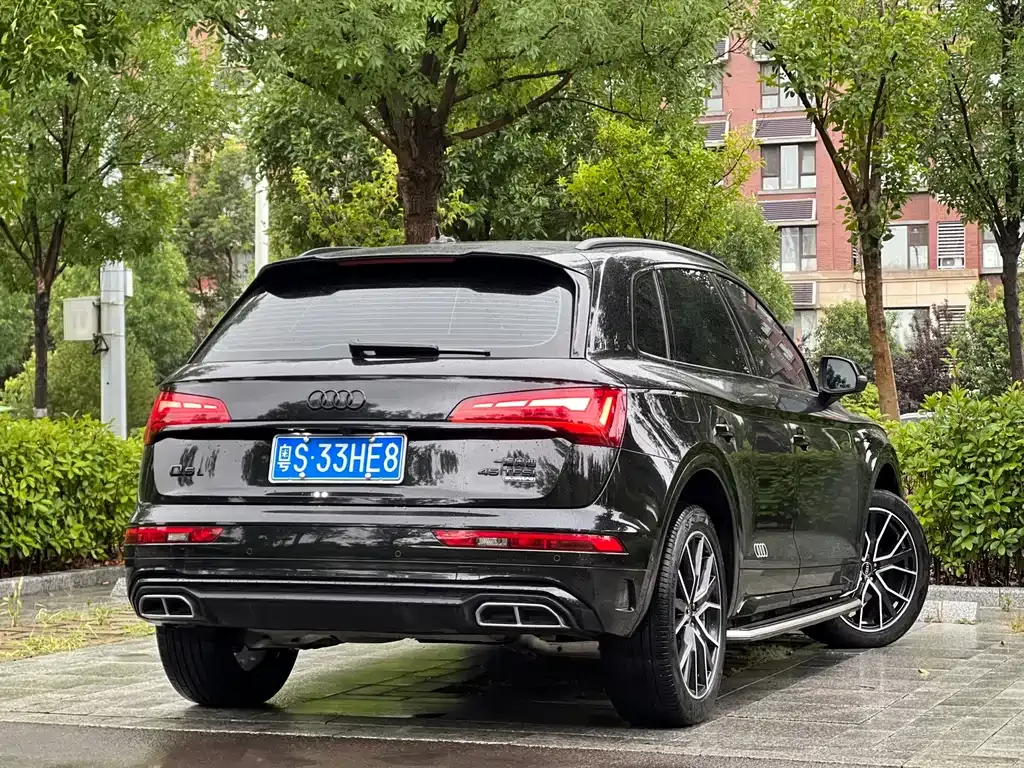 Audi Q5L — фото 9