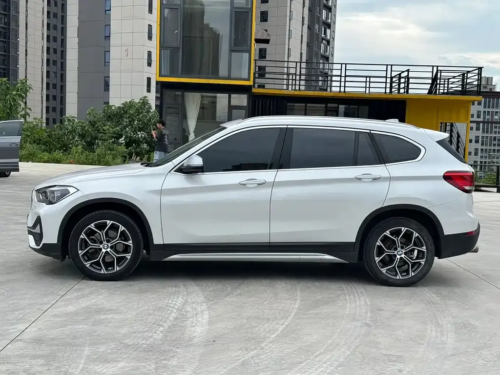BMW X1 — фото 5