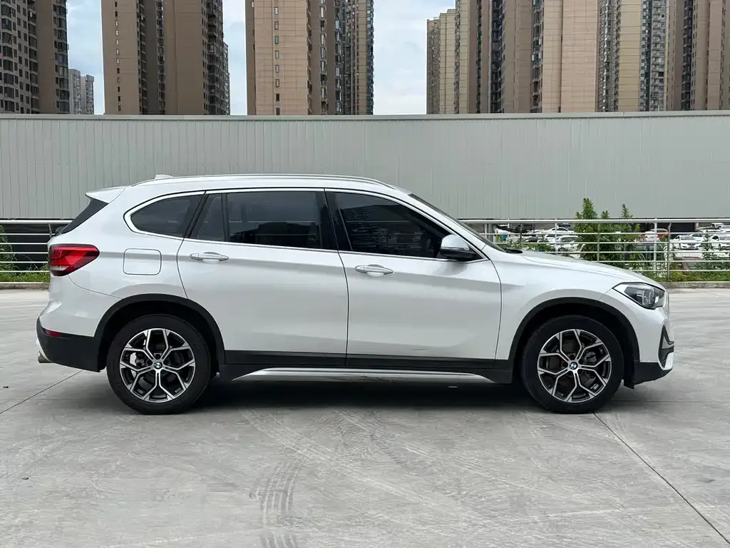 BMW X1 — фото 9