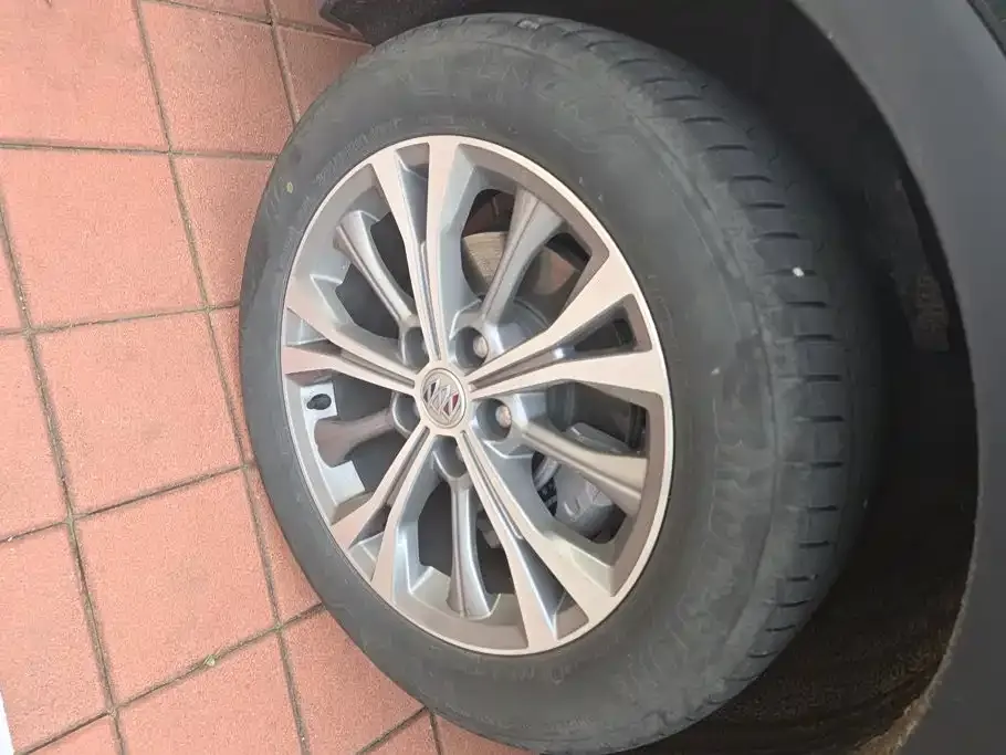 Buick Envision Plus — фото 8