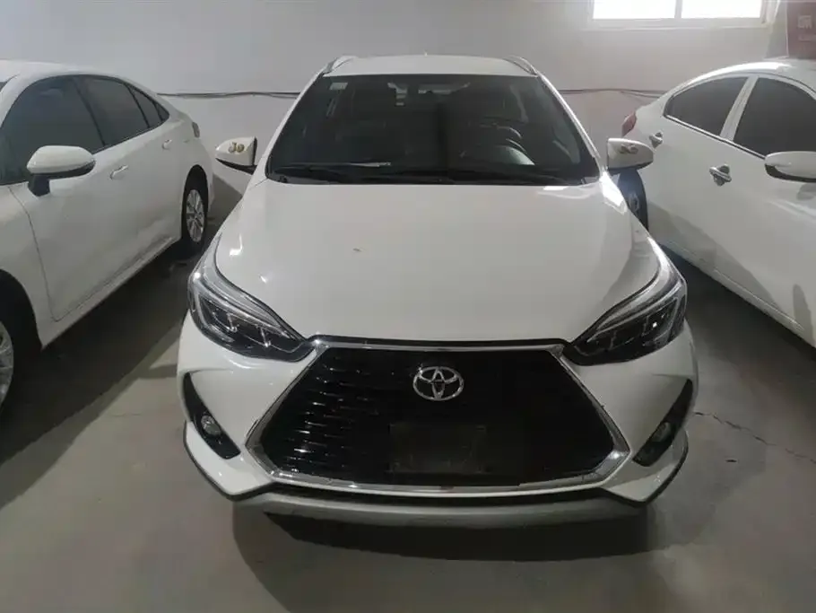 Toyota Yaris L — фото 3