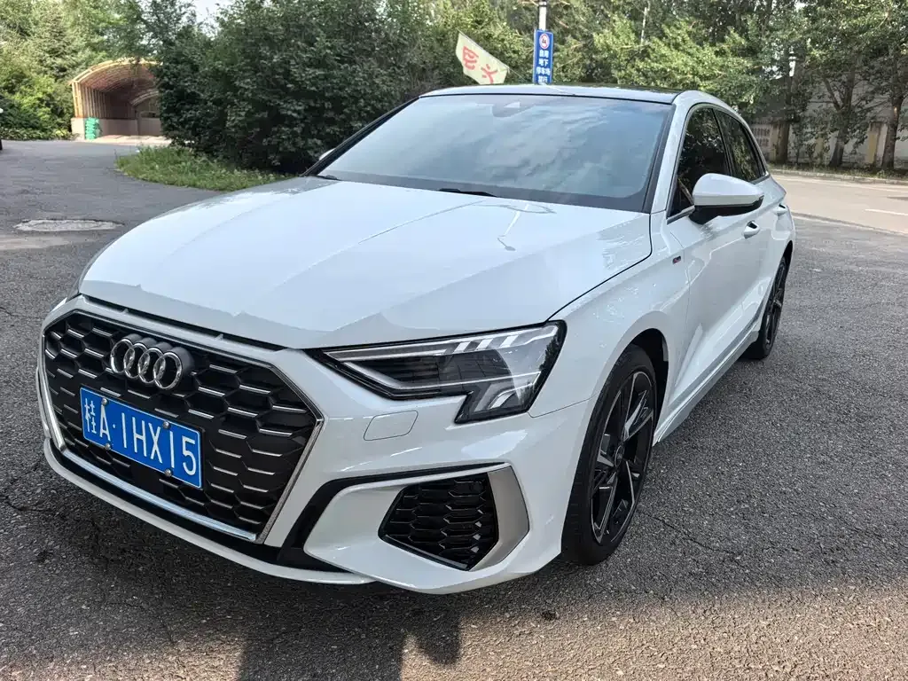 Audi A3 — фото 1