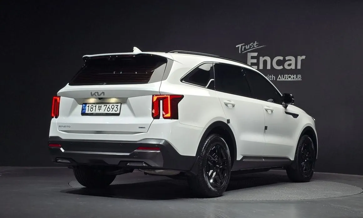 Kia Sorento — фото 9