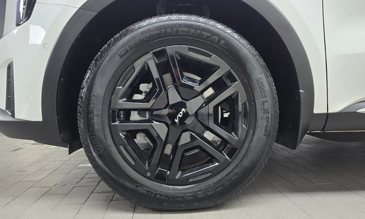Kia Sorento — фото 6
