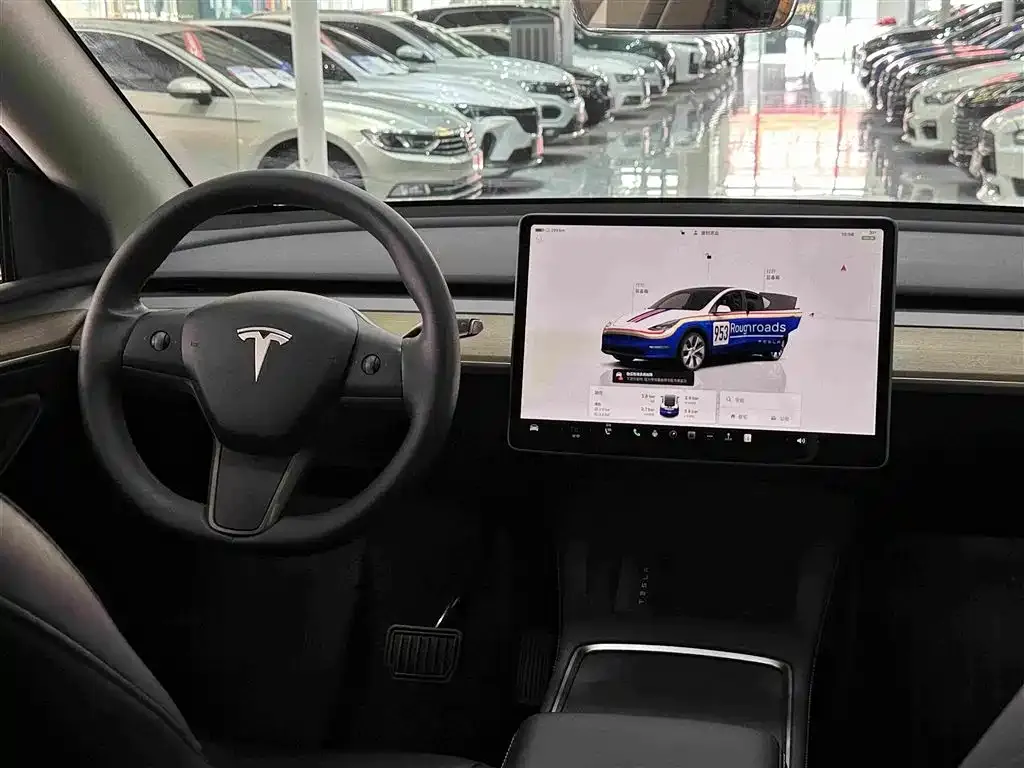 Tesla Model Y — фото 4