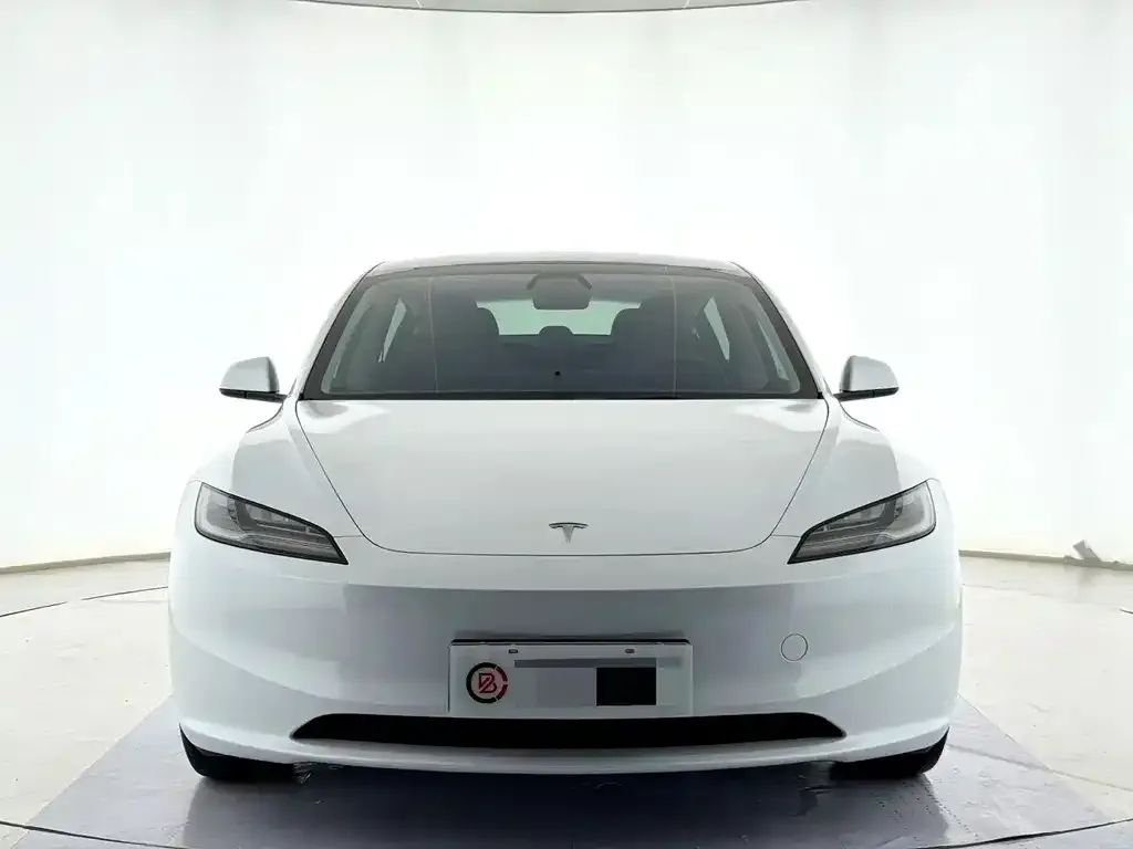 Tesla Model 3 — фото 4