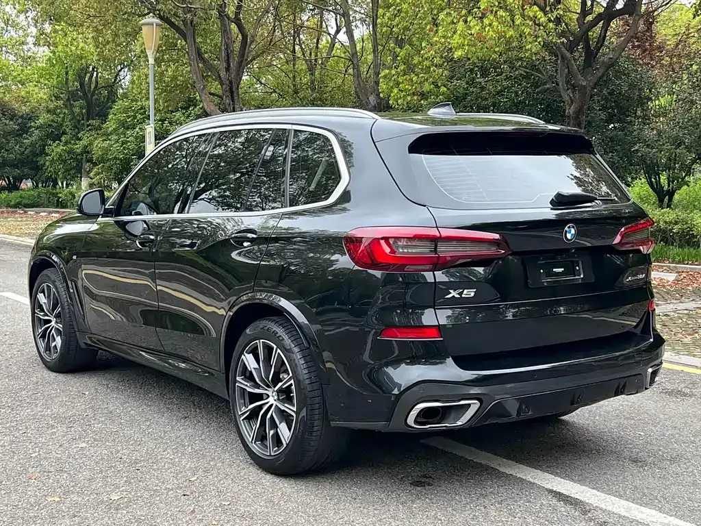 BMW X5 (Import) — фото 4