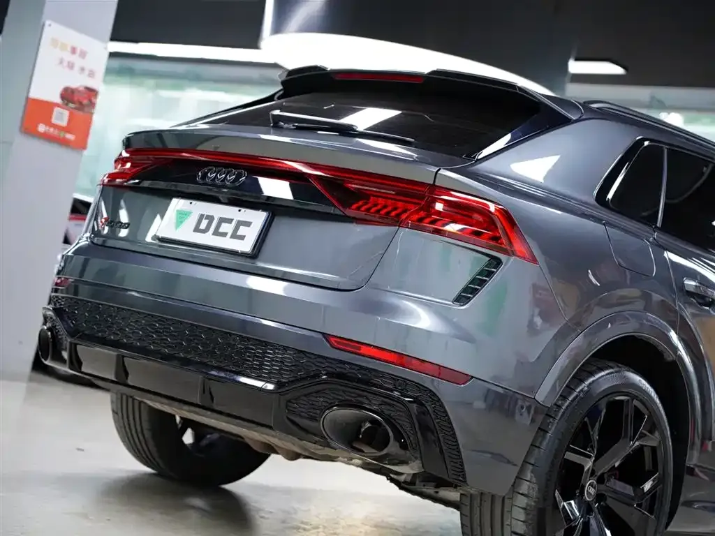Audi RS Q8 — фото 6