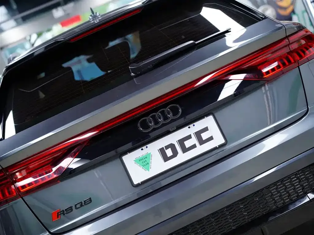 Audi RS Q8 — фото 2