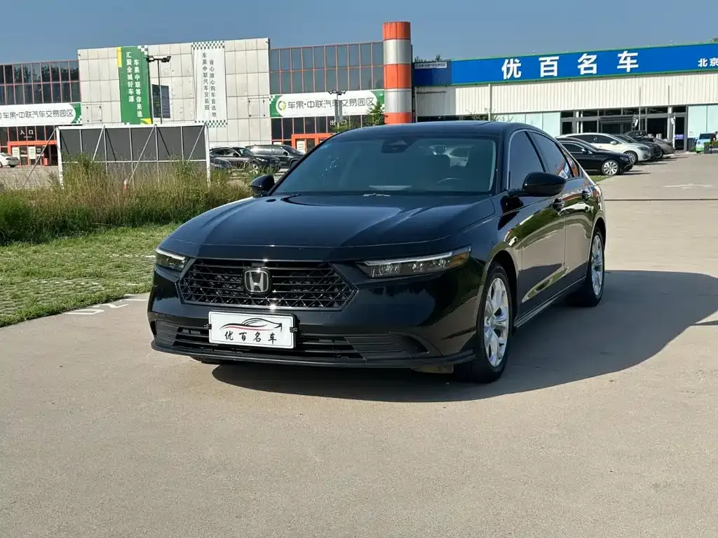 Honda Accord — фото 1