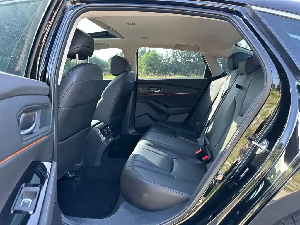 Honda Accord — фото 10