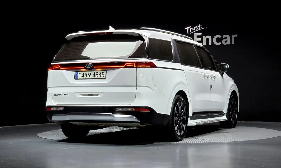 Kia Carnival — фото 4