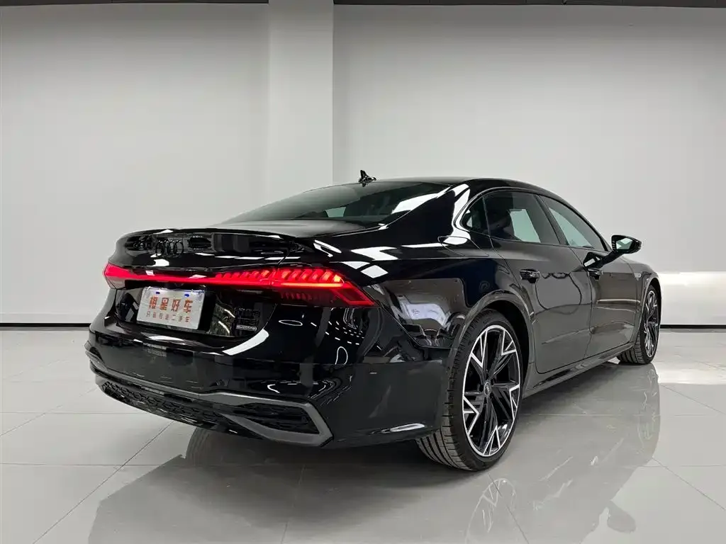 Audi A7L — фото 9