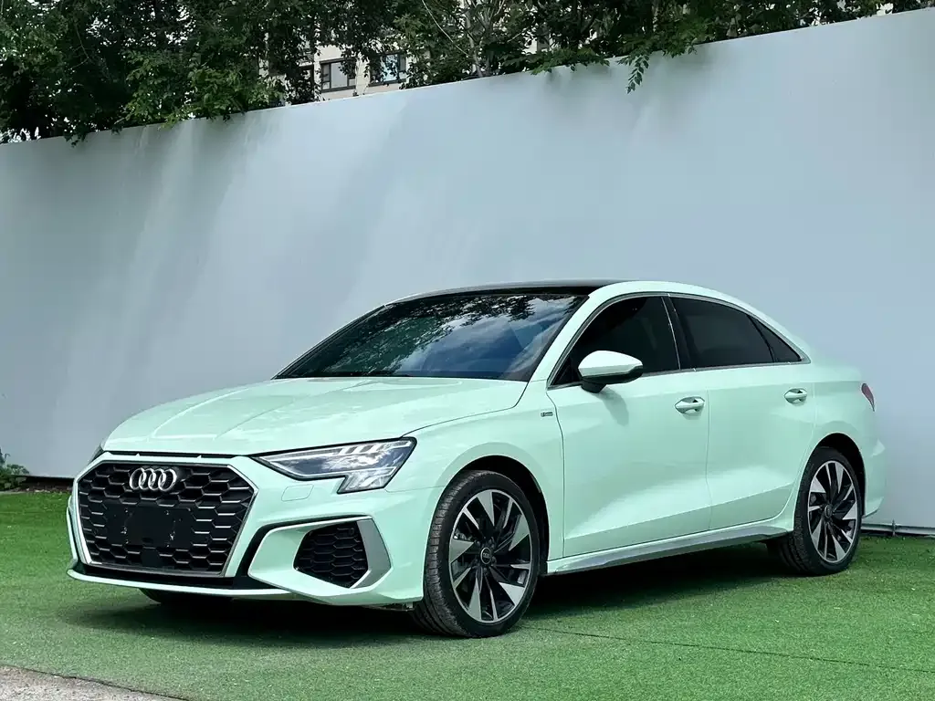 Audi A3 — фото 1