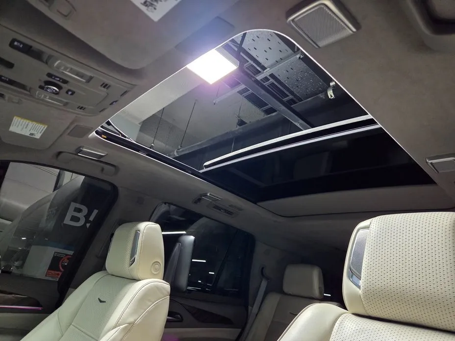 Cadillac Escalade 2023 из KR, фото 3