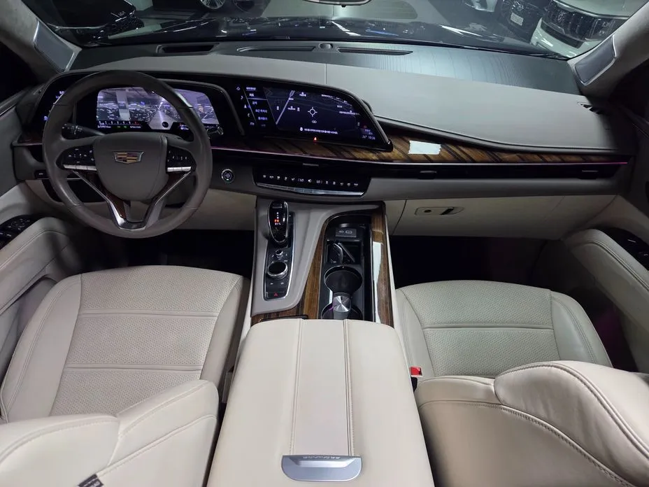 Cadillac Escalade 2023 из KR, фото 2