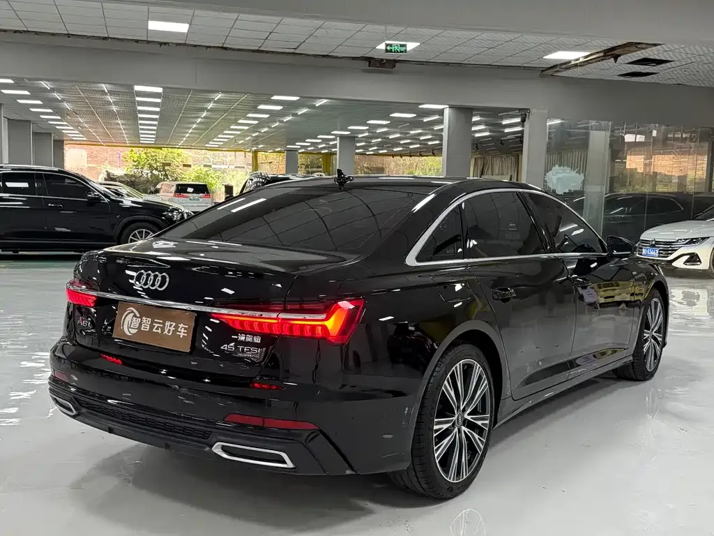 Audi A6L — фото 5
