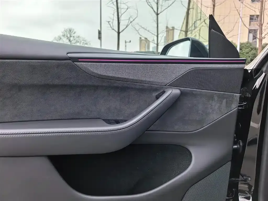 Tesla Model Y L 2025 из CN, фото 4